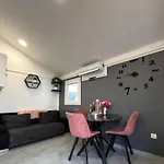 Aura Luxury Apartment *