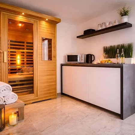 Aura Luxury Apartment *